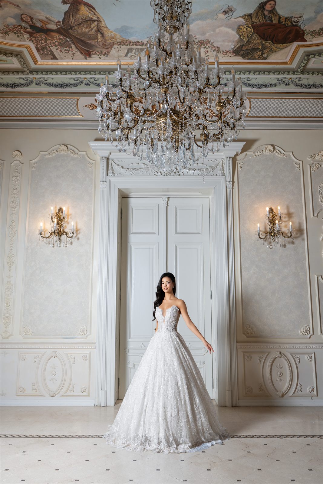 Rochie de mireasă Aura Radu — ședință foto editorială la Palatul Noblesse, București (cadru 15)