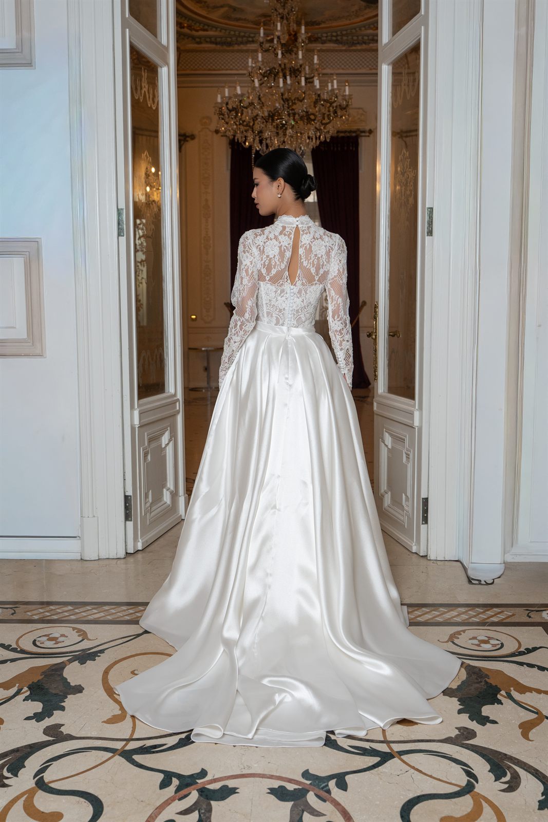 Rochie de mireasă Aura Radu — ședință foto editorială la Palatul Noblesse, București (cadru 25)