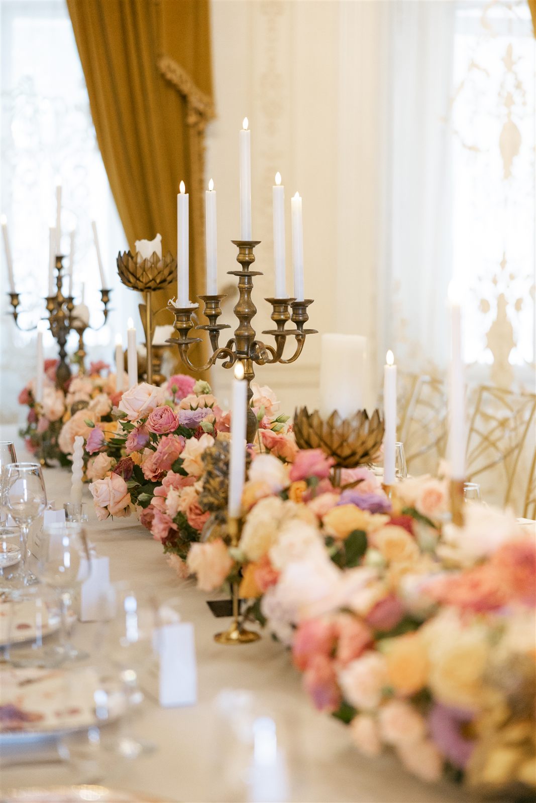 Detalii de decor de masa pentru cununie in Salonul Baroque