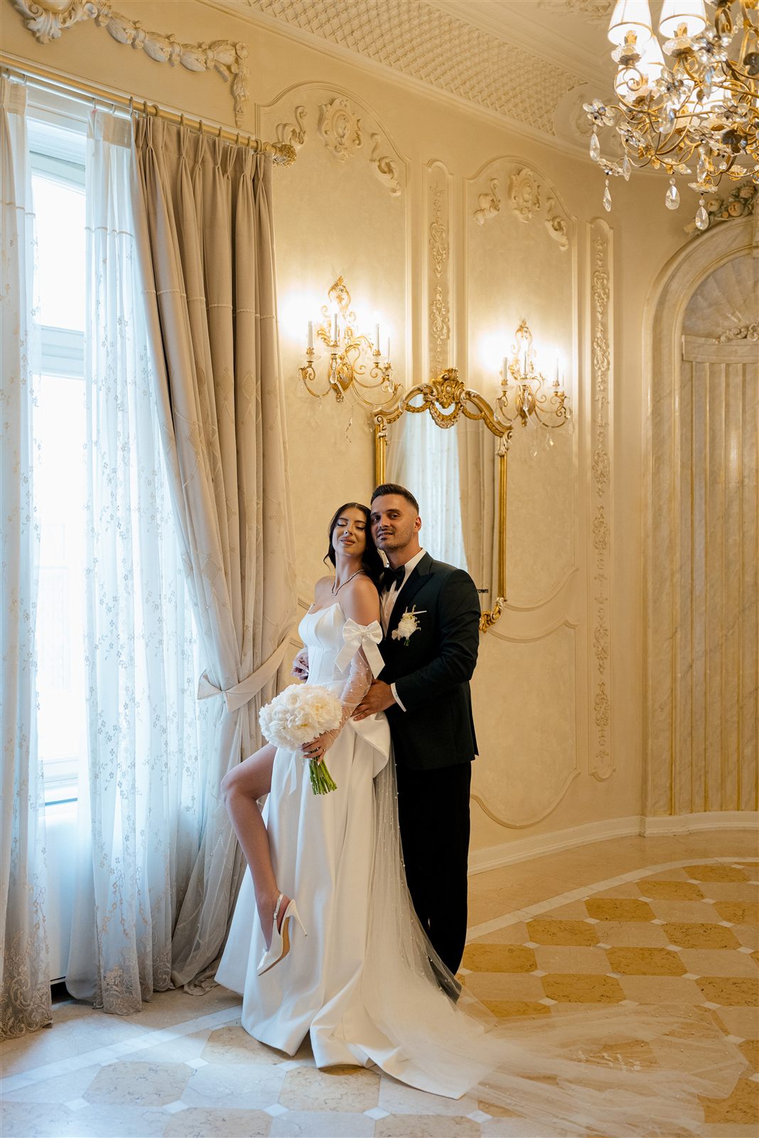 Miri in Salonul Florence la first look-ul de la Palatul Noblesse