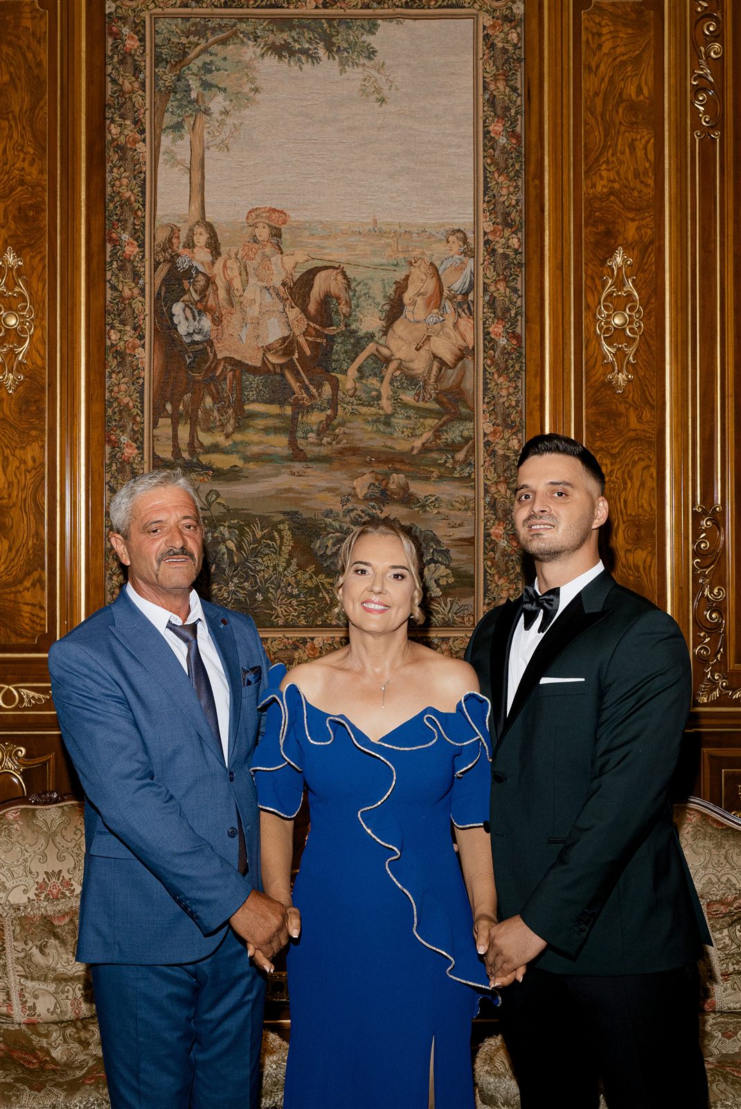 Mirele alaturi de familie in Salonul Regent al Palatului Noblesse