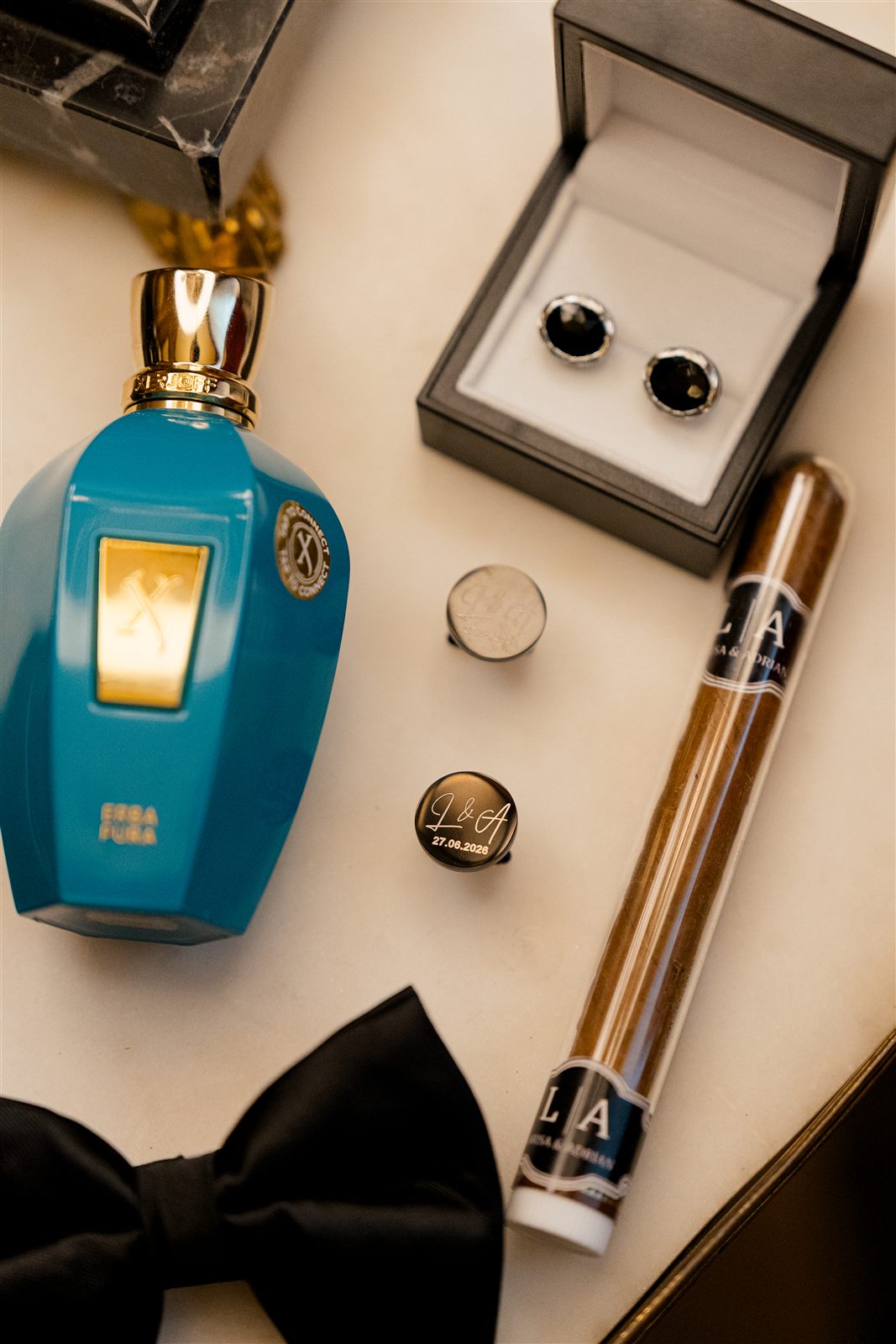 Parfum, butoni si trabuc - accesoriile mirelui la getting ready-ul de la Palatul Noblesse