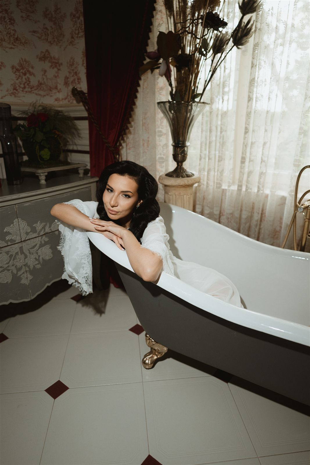 Mireasa in Apartamentul Royal, cadru boudoir la Palatul Noblesse