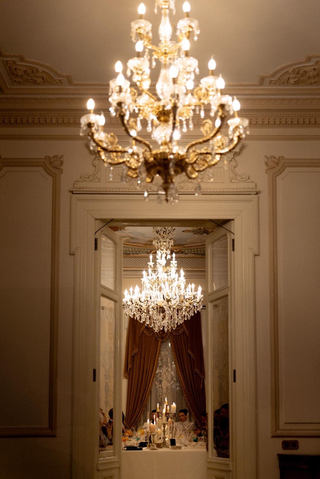 Ședința foto de nuntă la Palatul Noblesse – locul unde povestea voastră prinde formă - Palatul Noblesse