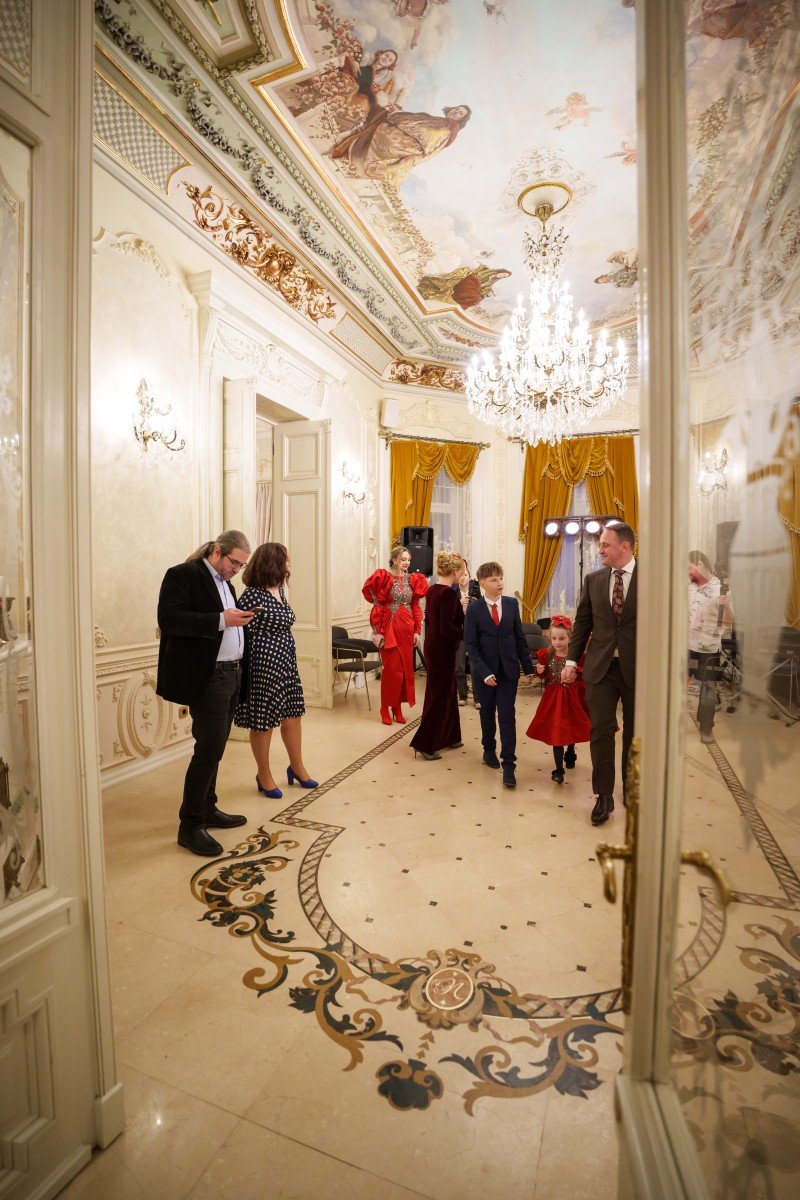 Tematică All Red pentru evenimente private la Palatul Noblesse - Palatul Noblesse