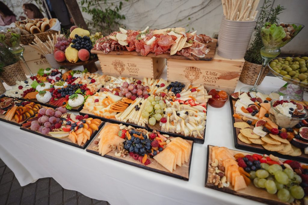 Meat &amp; Cheese Bar la Palatul Noblesse – experiență culinară flexibilă pentru evenimente active - Palatul Noblesse