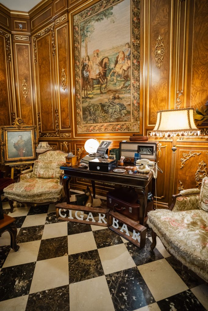 Cigar Bar la Palatul Noblesse – Eleganța unui moment de răsfăț într-un cadru regal din 1881