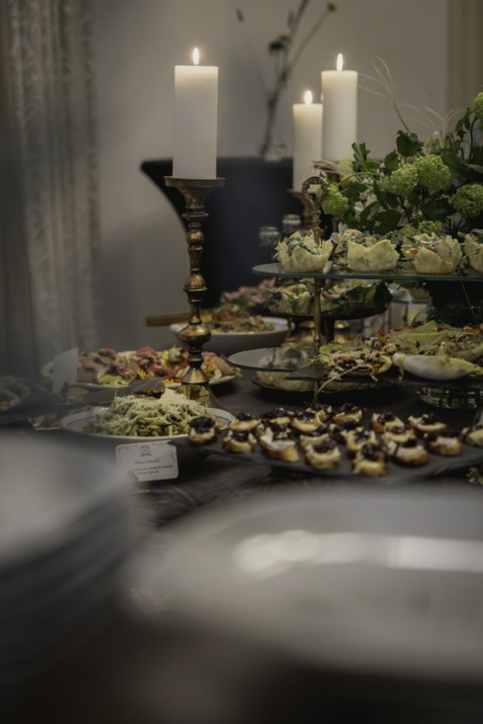 Buffet la Palatul Noblesse 1881 – experiența culinară care aduce eleganță și varietate evenimentelor - Palatul Noblesse