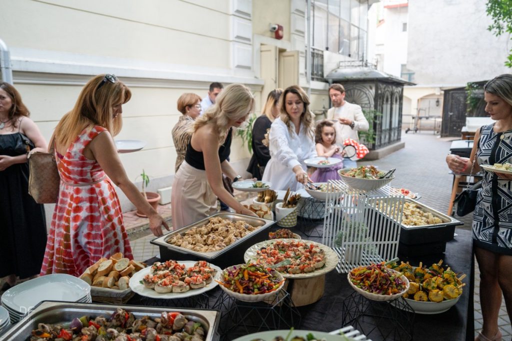 Garden BBQ Live la Palatul Noblesse – experiența care aduce gust, energie și socializare într-un cadru boem - Palatul Noblesse