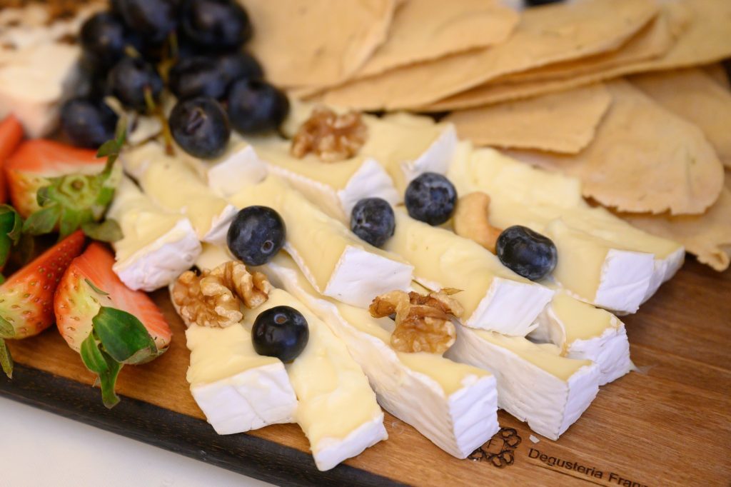 Meat &amp; Cheese Bar la Palatul Noblesse – experiență culinară flexibilă pentru evenimente active - Palatul Noblesse