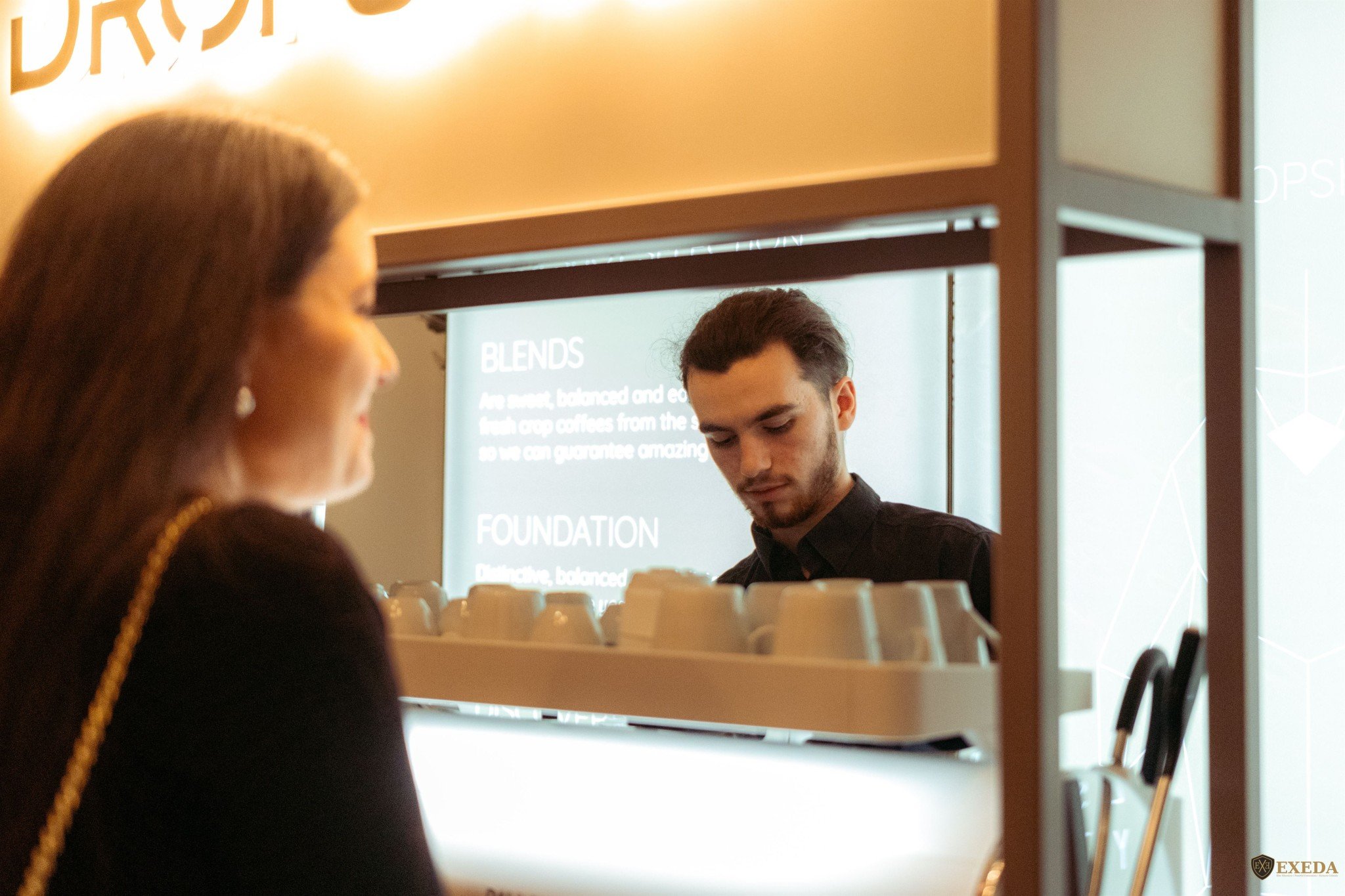 Ritualul cafelei la Palatul Noblesse: Unde arta unui barista transformă evenimentele în experiențe senzoriale - Palatul Noblesse