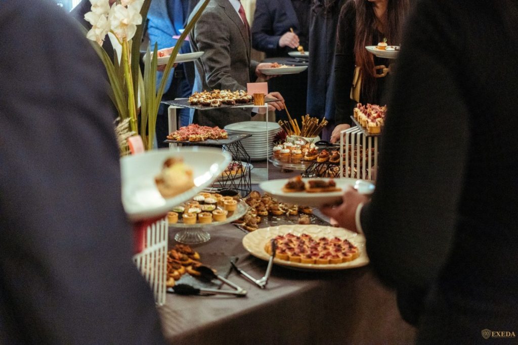 Buffet la Palatul Noblesse 1881 – experiența culinară care aduce eleganță și varietate evenimentelor - Palatul Noblesse