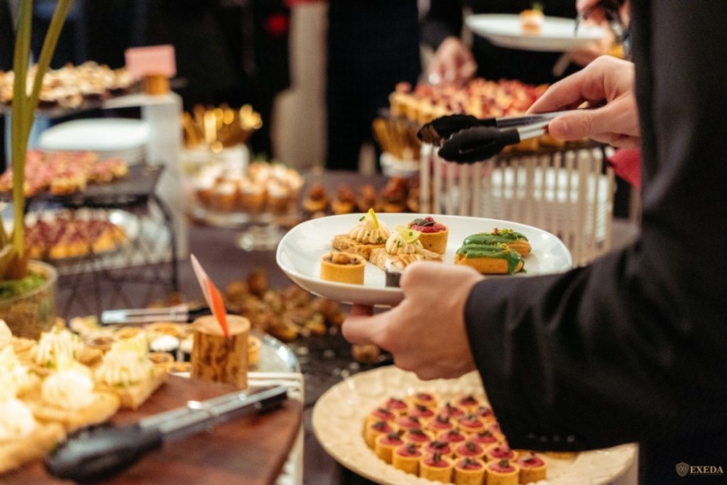 Buffet la Palatul Noblesse 1881 – experiența culinară care aduce eleganță și varietate evenimentelor - Palatul Noblesse