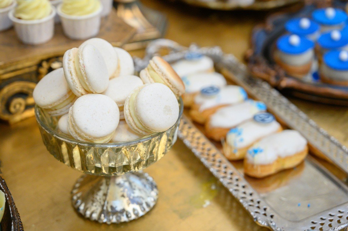 Turnul de macarons la Palatul Noblesse: Rafinamentul dulce care definește estetica unui eveniment - Palatul Noblesse
