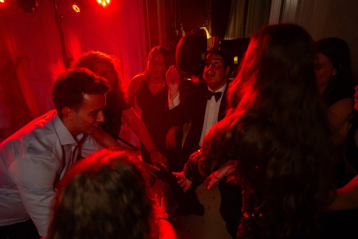 Show Bar la Palatul Noblesse – spectacolul care transformă un eveniment într-o experiență memorabilă - Palatul Noblesse