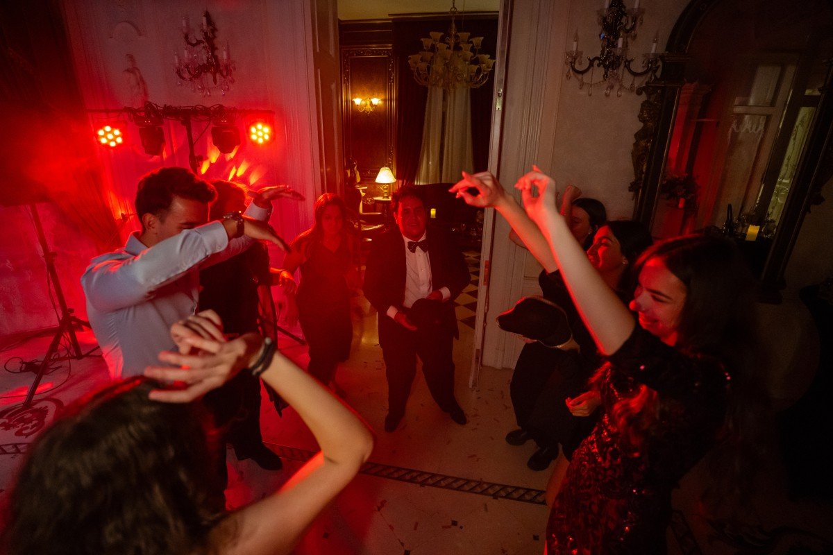 Show Bar la Palatul Noblesse – spectacolul care transformă un eveniment într-o experiență memorabilă - Palatul Noblesse
