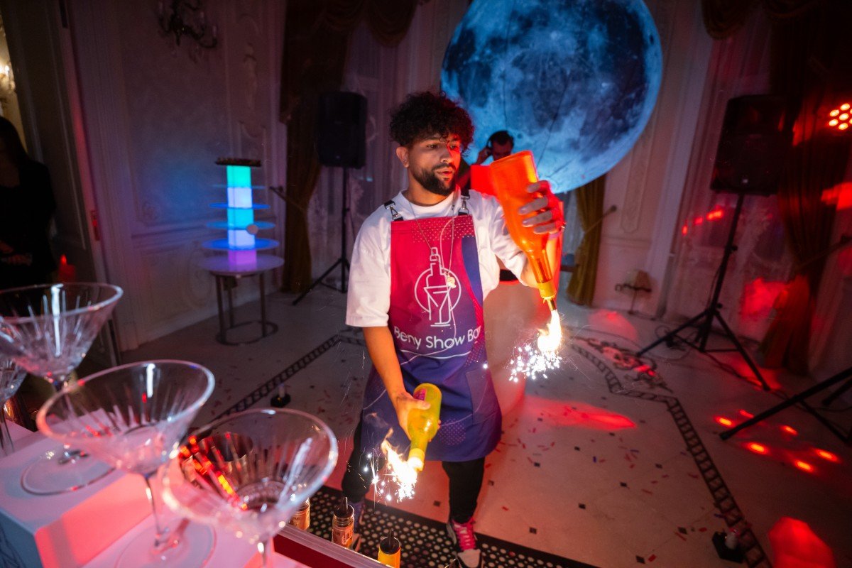 Show Bar la Palatul Noblesse – spectacolul care transformă un eveniment într-o experiență memorabilă - Palatul Noblesse