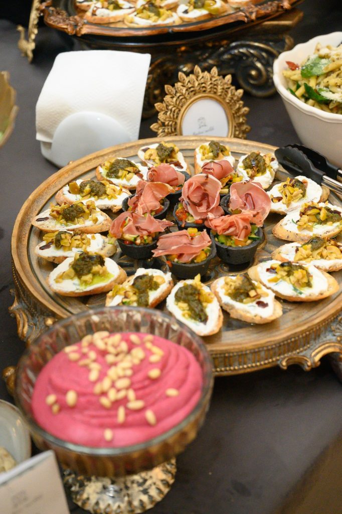 Buffet la Palatul Noblesse 1881 – experiența culinară care aduce eleganță și varietate evenimentelor - Palatul Noblesse