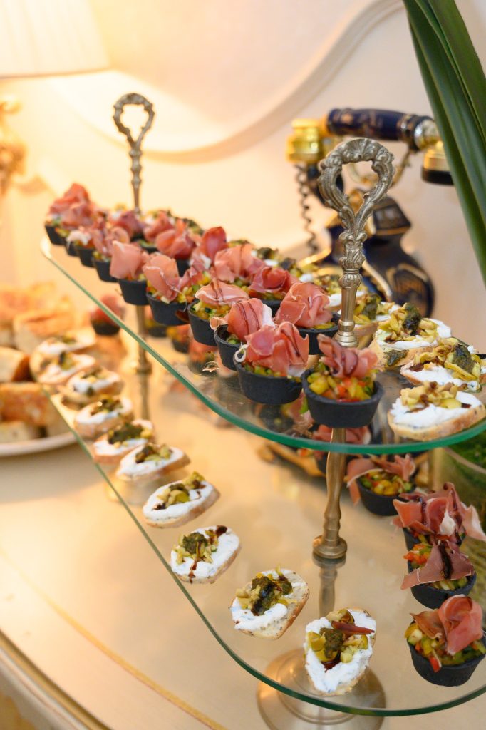 Buffet la Palatul Noblesse 1881 – experiența culinară care aduce eleganță și varietate evenimentelor