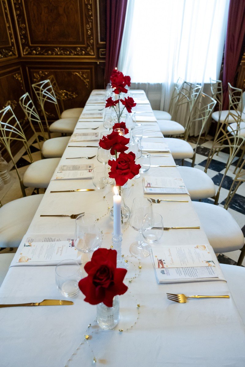 Tematică Classic Elegance pentru botez la Palatul Noblesse – rafinament atemporal și eleganță autentică - Palatul Noblesse