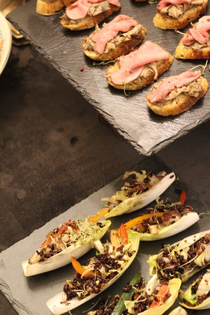 Buffet la Palatul Noblesse 1881 – experiența culinară care aduce eleganță și varietate evenimentelor - Palatul Noblesse