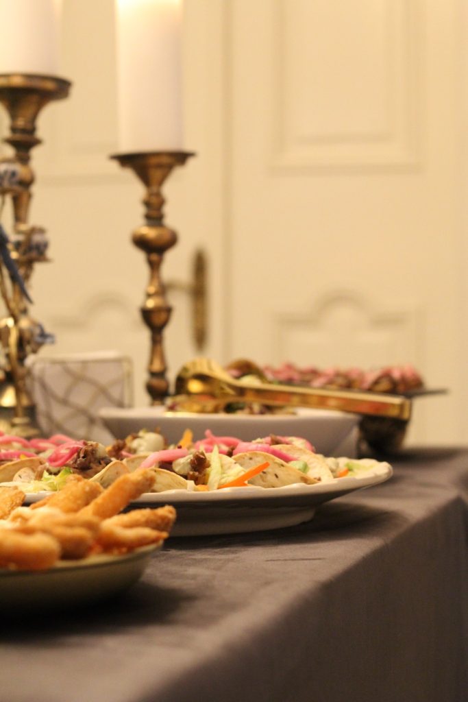 Buffet la Palatul Noblesse 1881 – experiența culinară care aduce eleganță și varietate evenimentelor - Palatul Noblesse