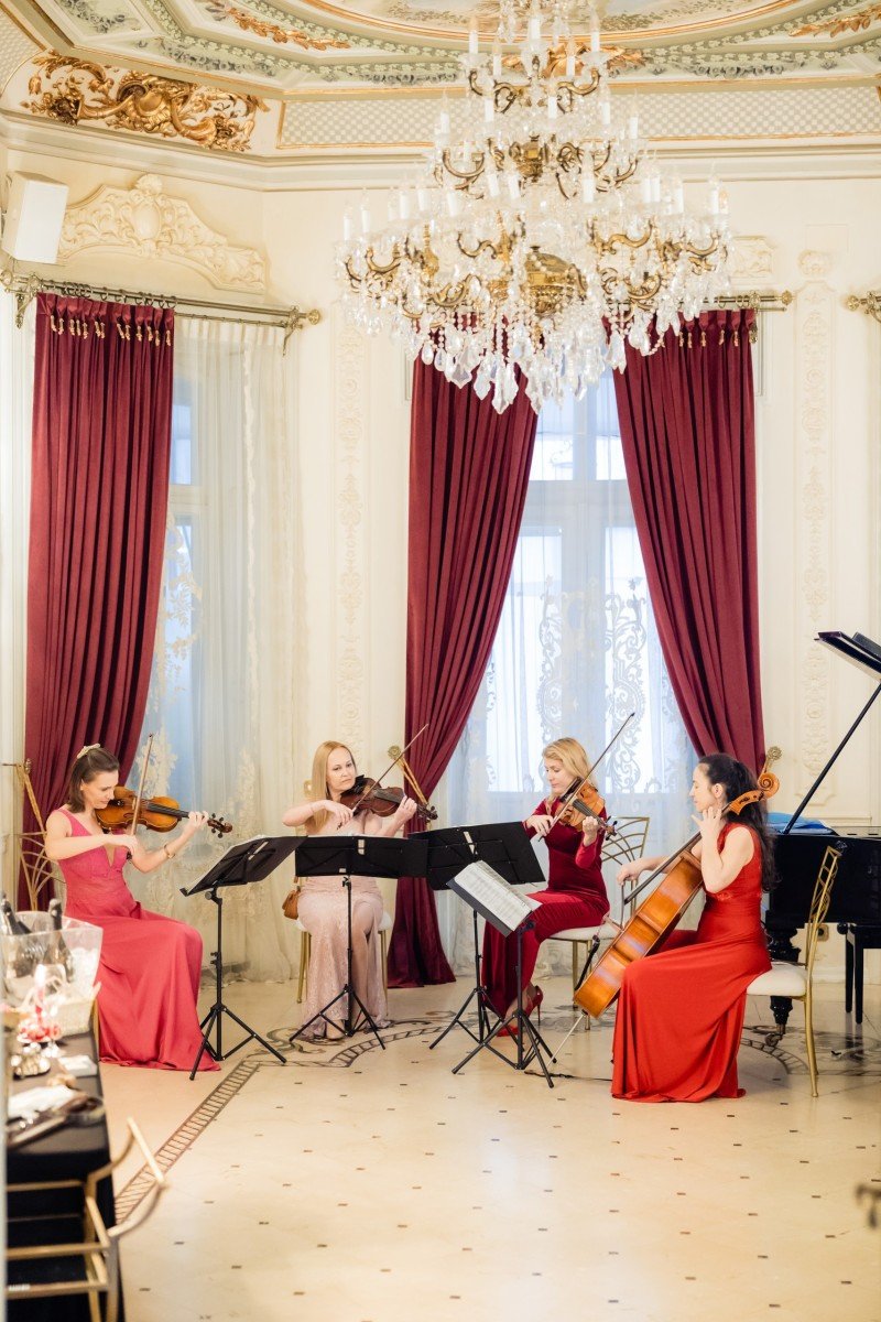 Cvartet live la Palatul Noblesse: Armonia invizibilă care definește eleganța unui eveniment - Palatul Noblesse
