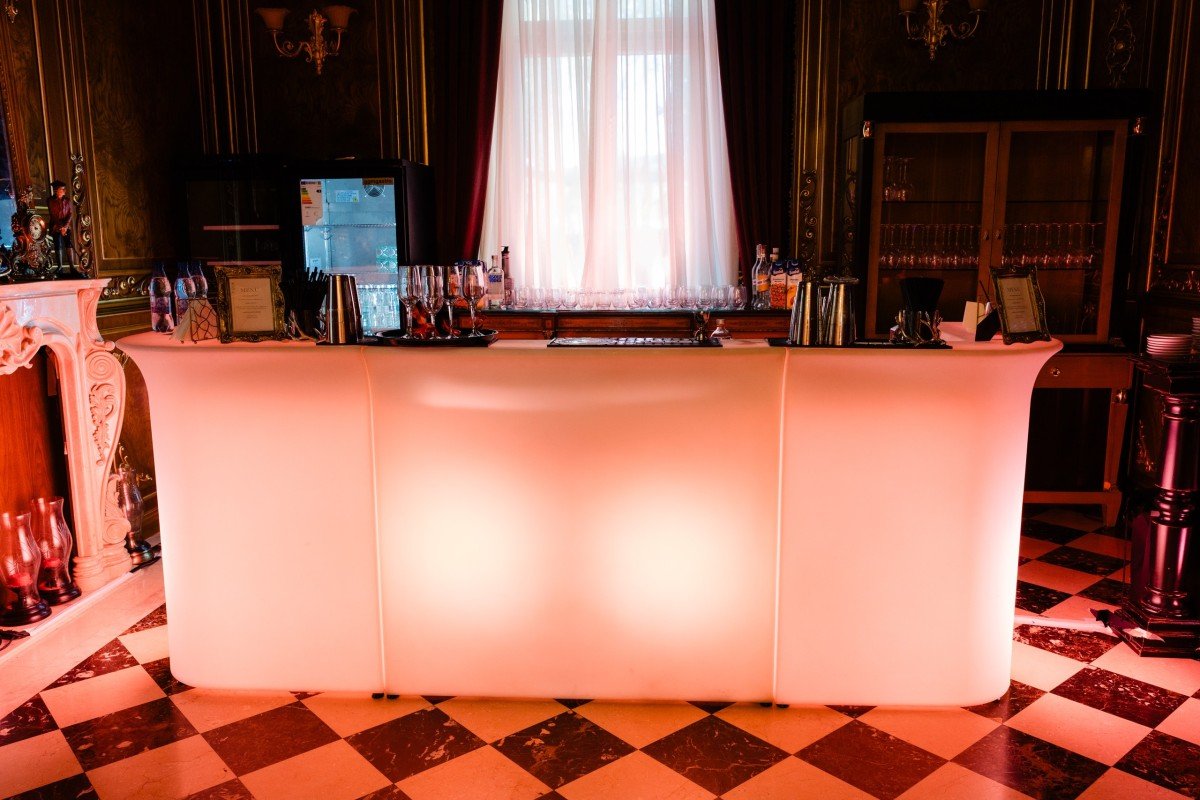 bar