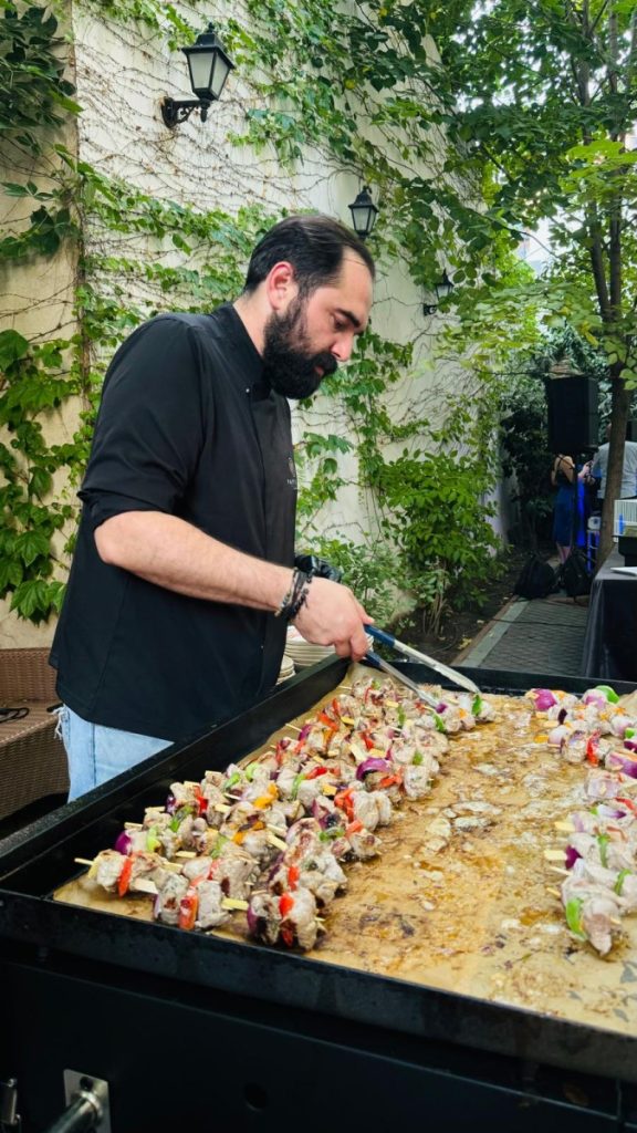 Garden BBQ Live la Palatul Noblesse – experiența care aduce gust, energie și socializare într-un cadru boem - Palatul Noblesse