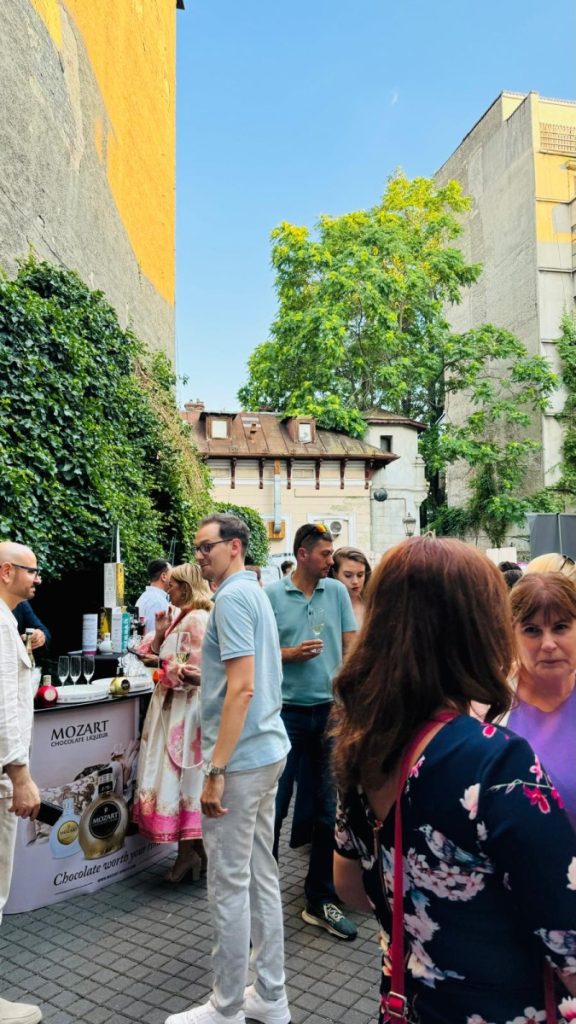 Garden BBQ Live la Palatul Noblesse – experiența care aduce gust, energie și socializare într-un cadru boem - Palatul Noblesse