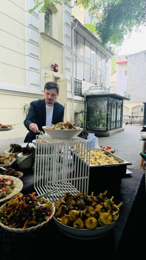 Garden BBQ Live la Palatul Noblesse – experiența care aduce gust, energie și socializare într-un cadru boem - Palatul Noblesse