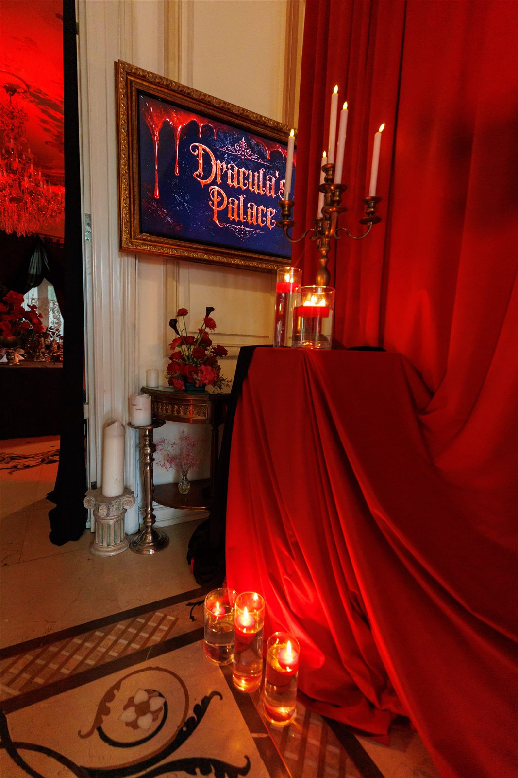 Tematică Dracula „Haunted Palace"
