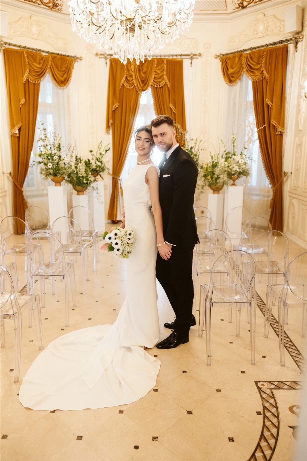Miri în Salonul Baroque la o nuntă intimă — Palatul Noblesse București