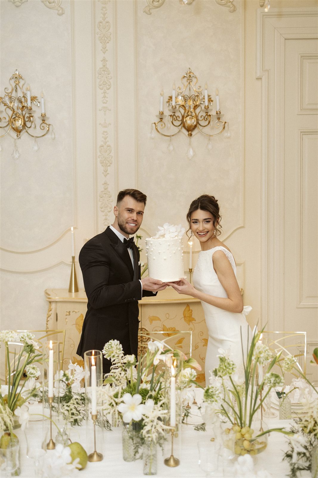Miri și tortul de nuntă în decor alb-verde — Palatul Noblesse București