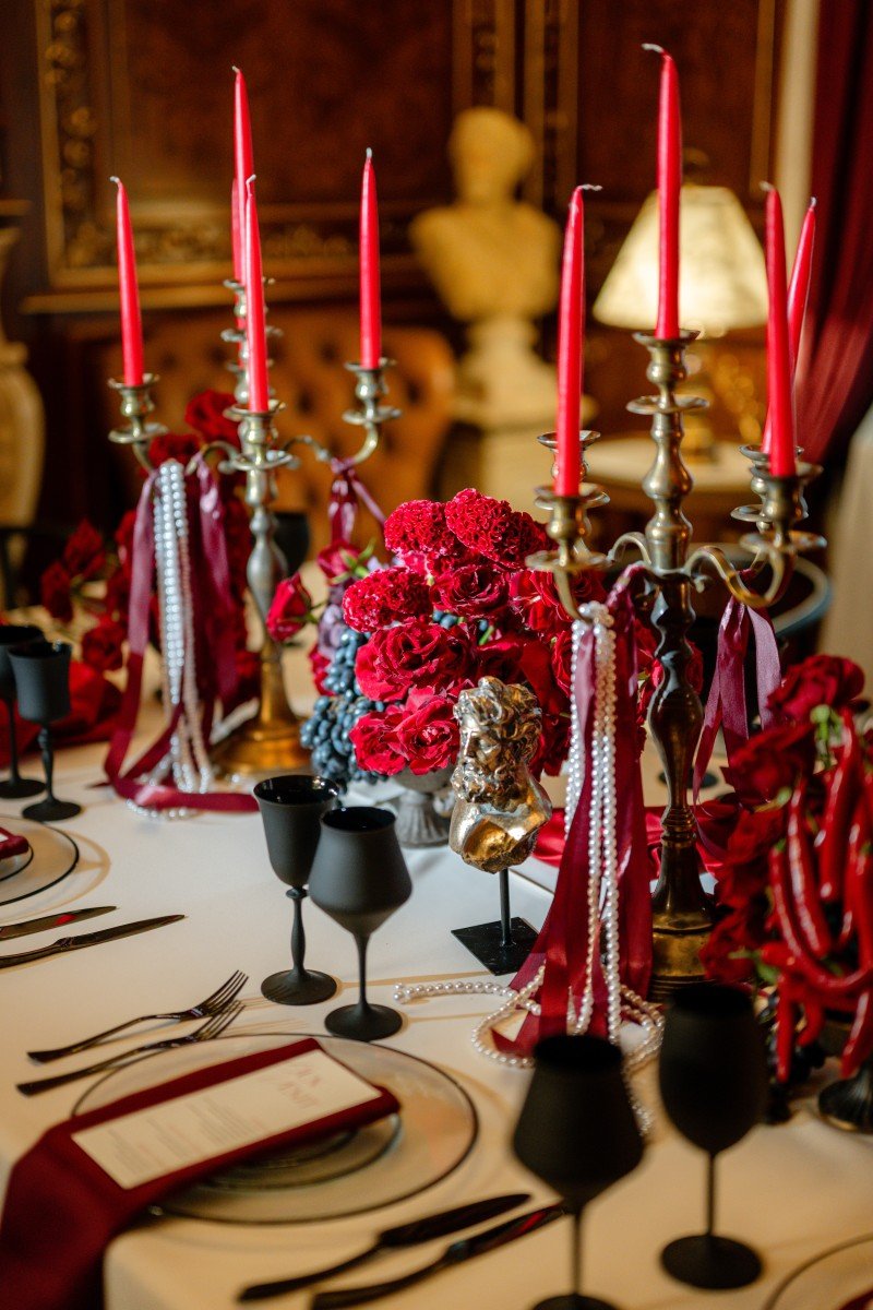 Red Velvet Wedding: O poveste despre pasiune, eleganță și emoție intensă - Palatul Noblesse