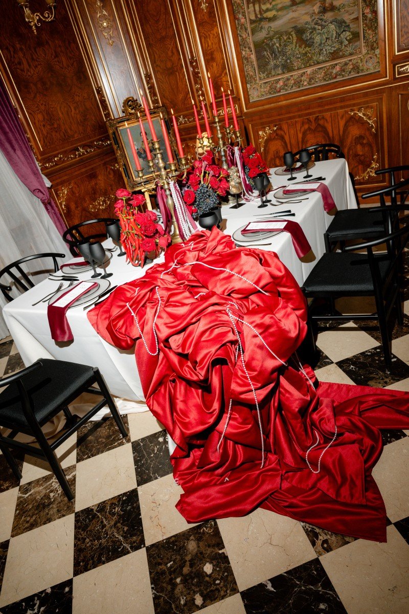 Red Velvet Wedding: O poveste despre pasiune, eleganță și emoție intensă - Palatul Noblesse