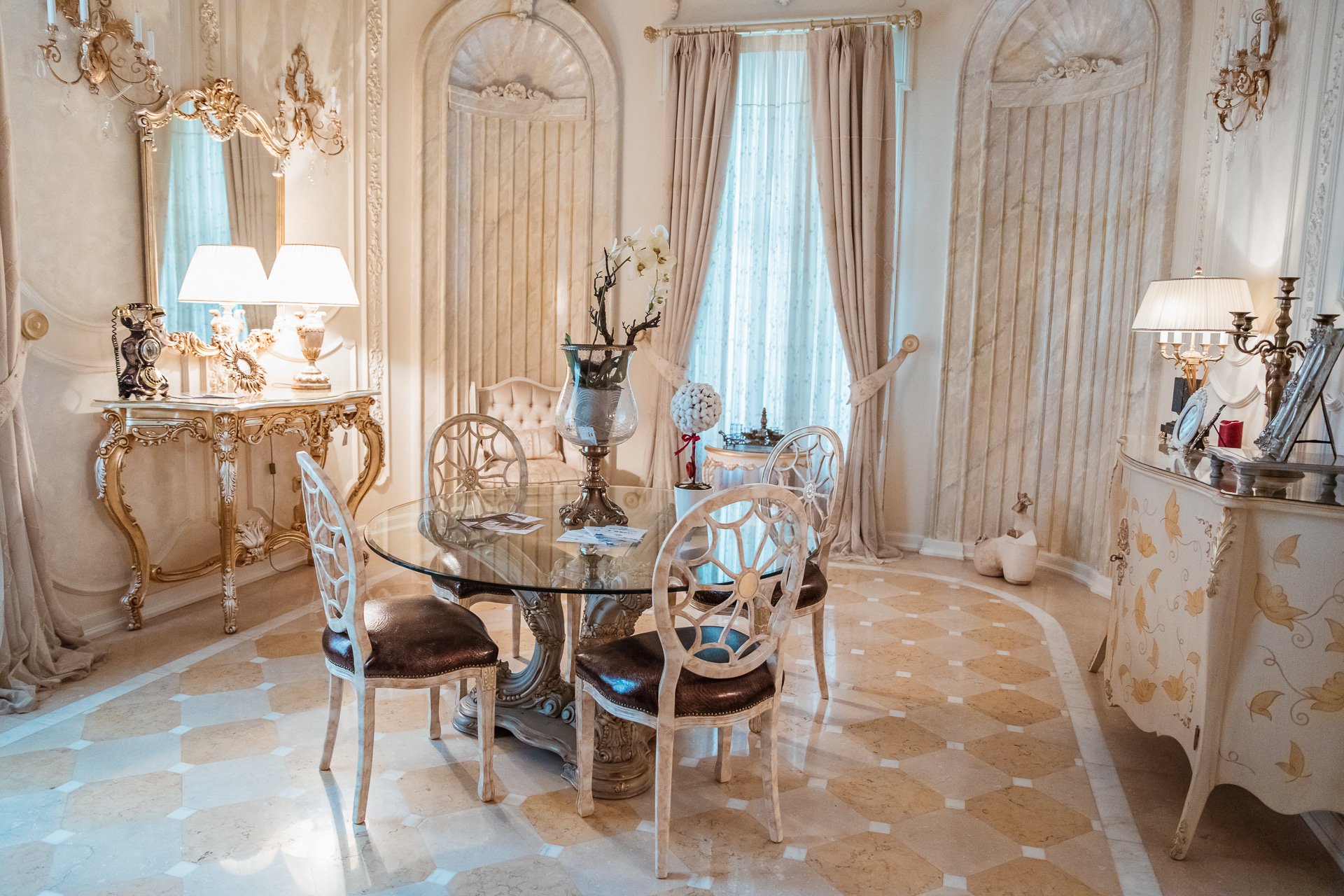 Palatul Noblesse detalii