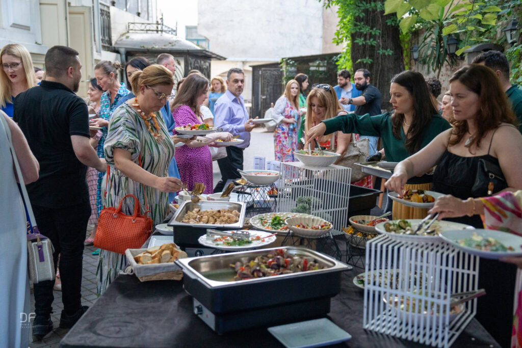 Garden Party eveniment de networking Summer Party Extravaganza organizat de Dynamic Business Connection în parteneriat cu Palatul Noblesse, iunie 2024 - Palatul Noblesse